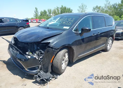 2018 Chrysler Pacifica Touring L из США, поврежденный, VIN 2C4RC1BG5JR227593